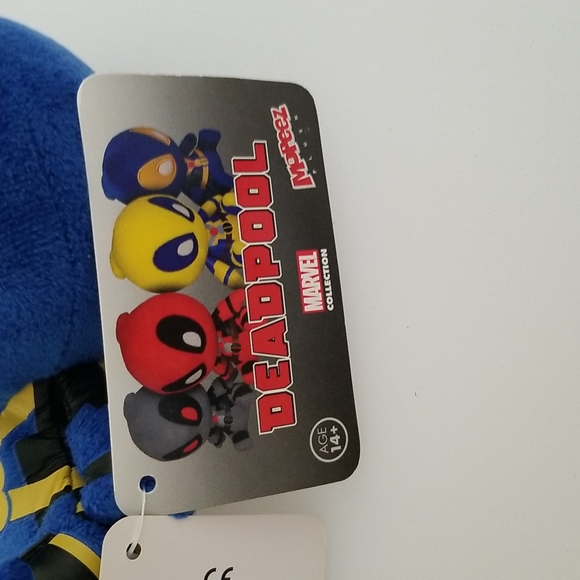 Lot of 3 Marvel Funko Mopeez plushies (blue Deadpool, yellow Deadpool, Vision) - Picture 8 of 8